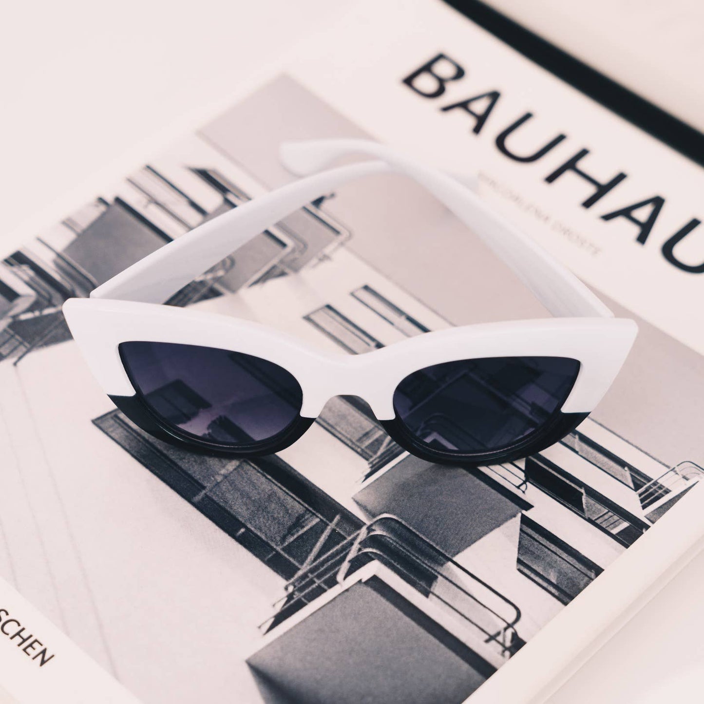 LAMARR LOUVRE Sunglasses