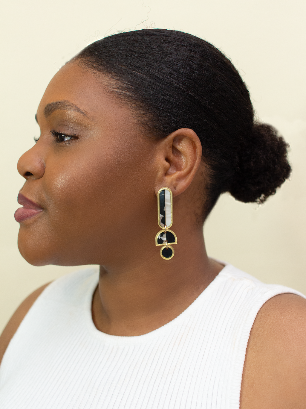 Lanie - Black Dangle Earrings