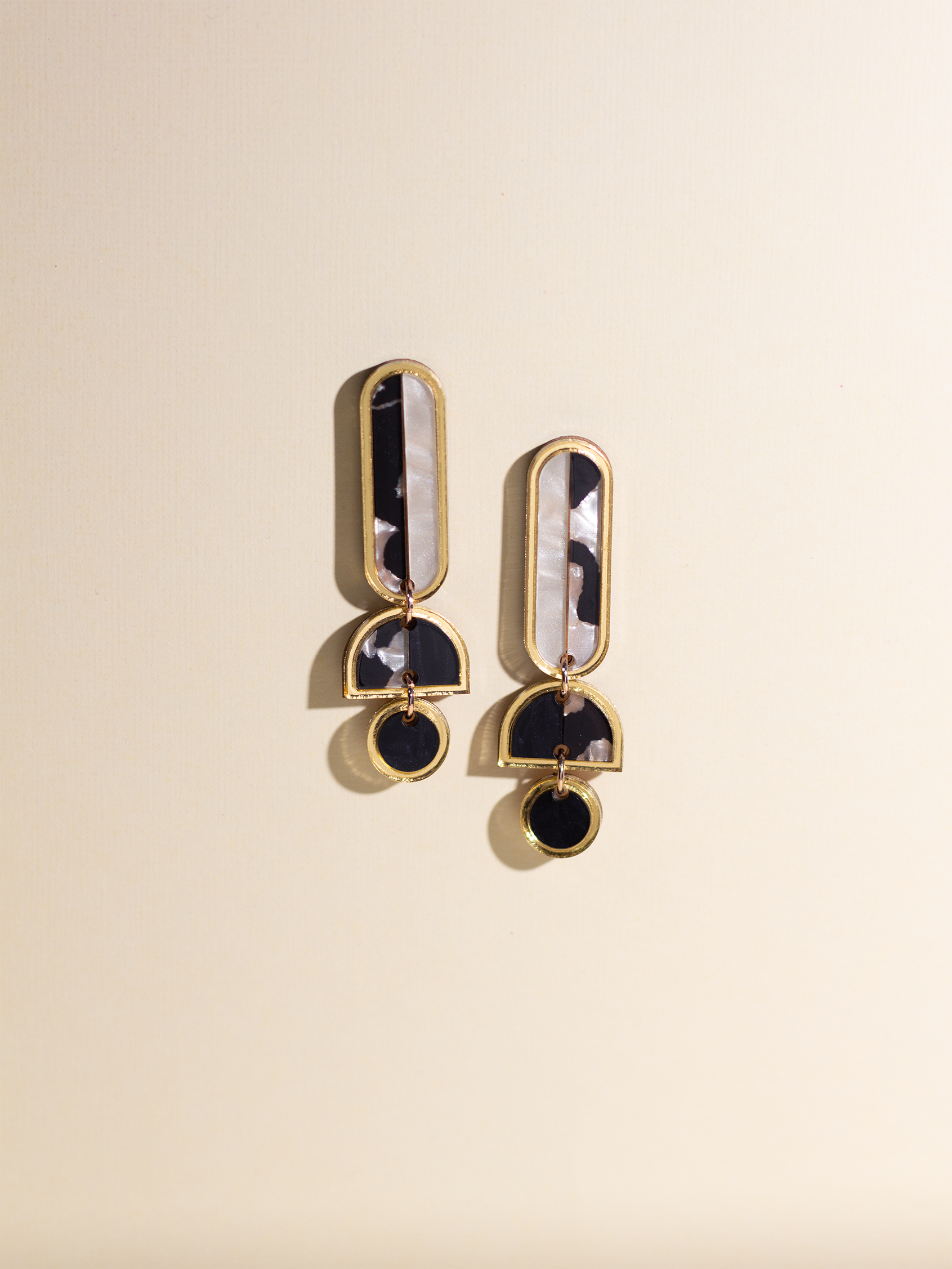 Lanie - Black Dangle Earrings