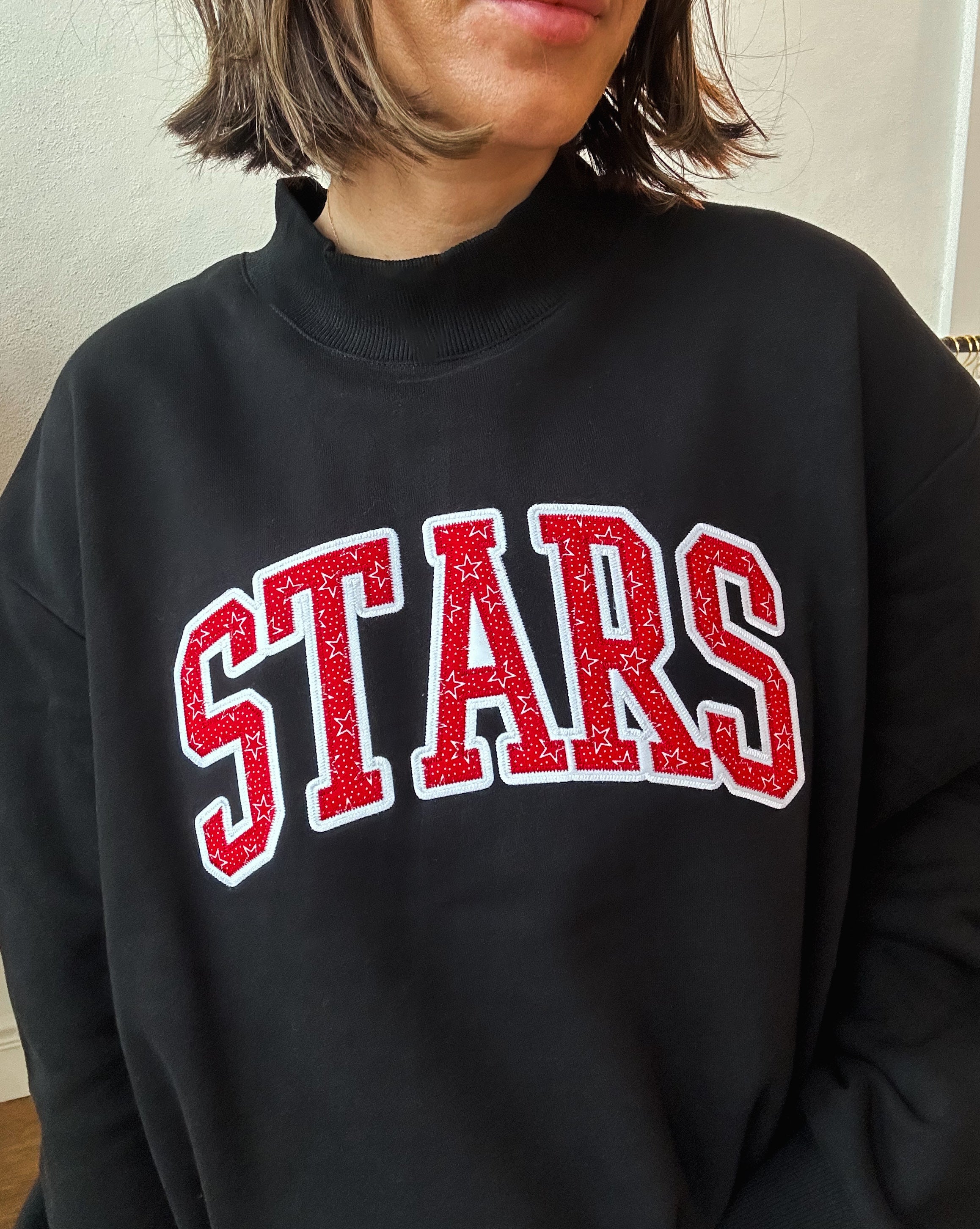 Stars Mock Neck - Black/Red Stars