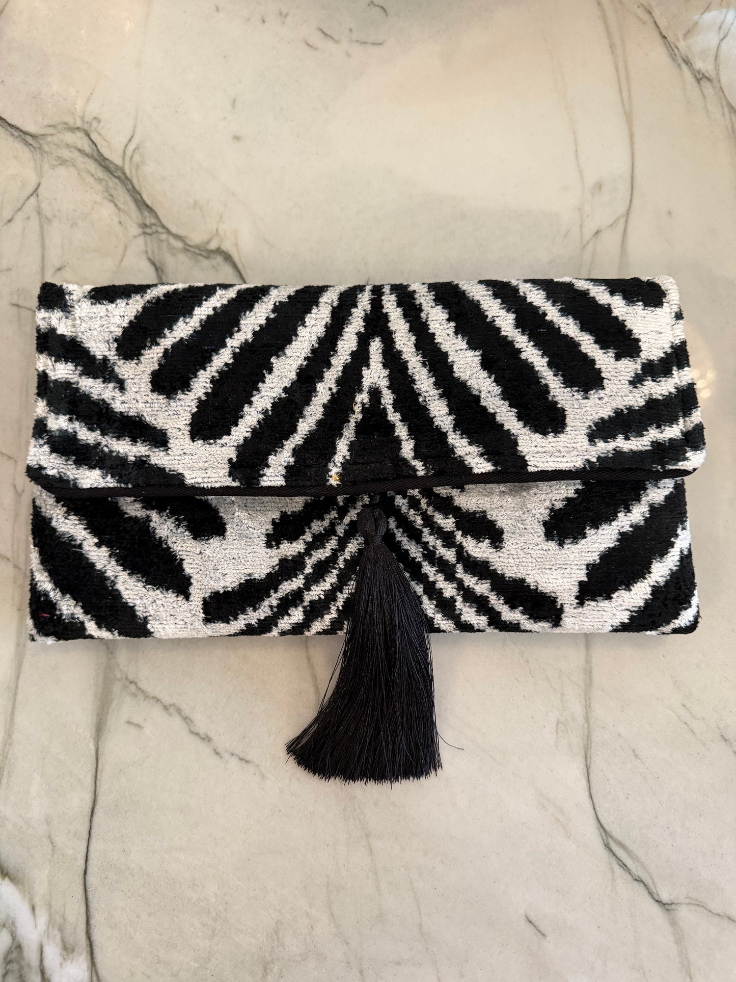 The Blaire Clutch - Onyx & Pearl
