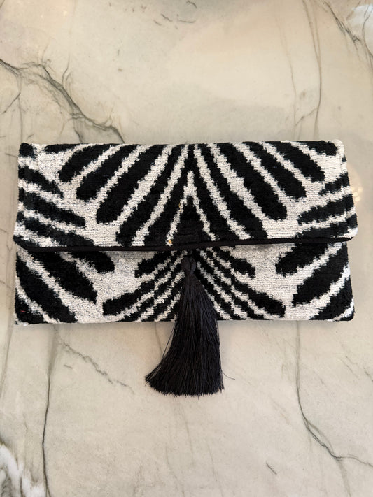 The Blaire Clutch - Onyx & Pearl