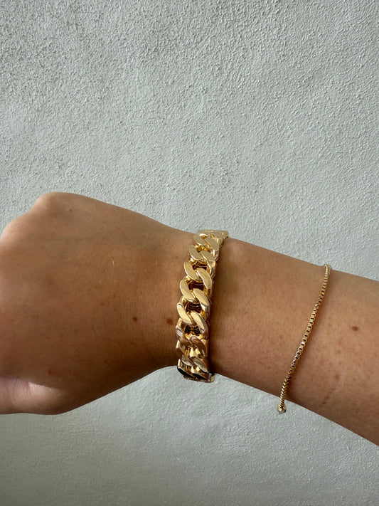 The Gold Hinged Bracelet
