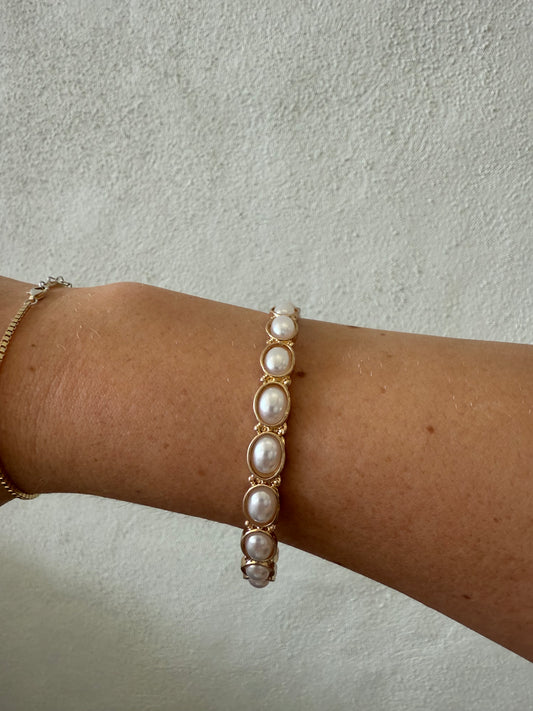 The Pearl Bangle