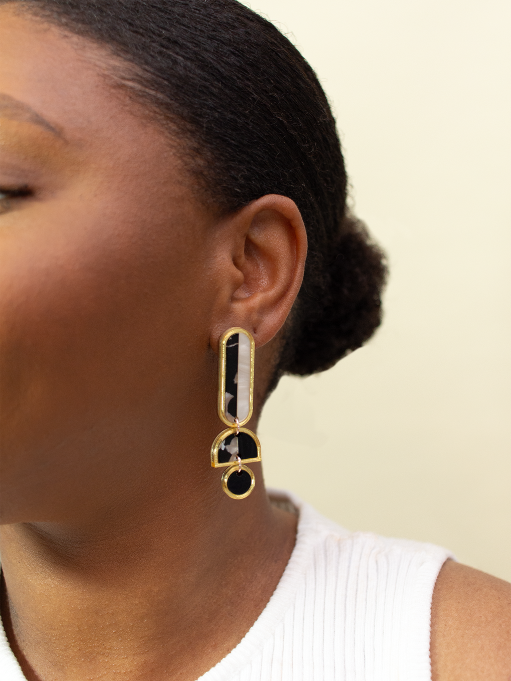 Lanie - Black Dangle Earrings